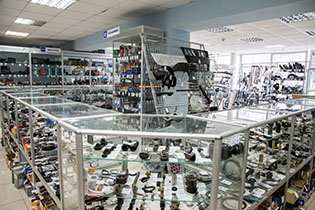 Всегда в наличии большой ассортимент запасных частей