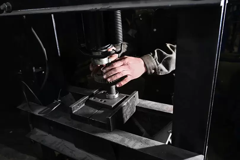 Замена направляющей втулки клапана